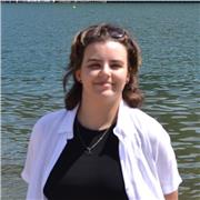 Laureanda in Lettere impartisce lezioni di Letteratura Italiana e Grammatica per studenti di scuole elementari, medie e superiori